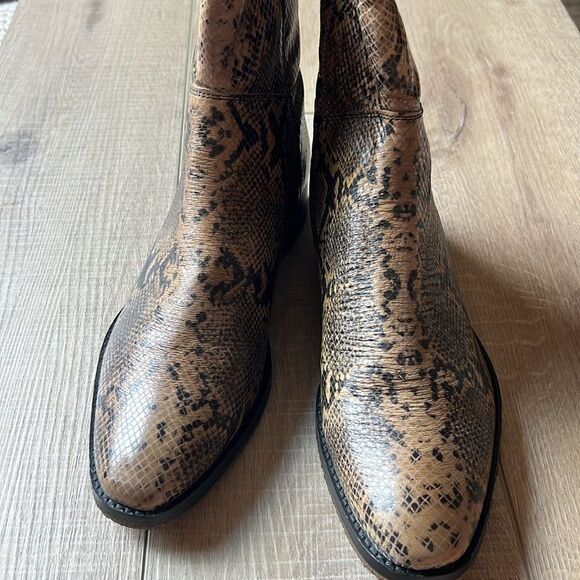 Free People Luna Python Snakeskin Ankle Chelsea Boot EU 39.5 US 9 - Picture 5 of 7